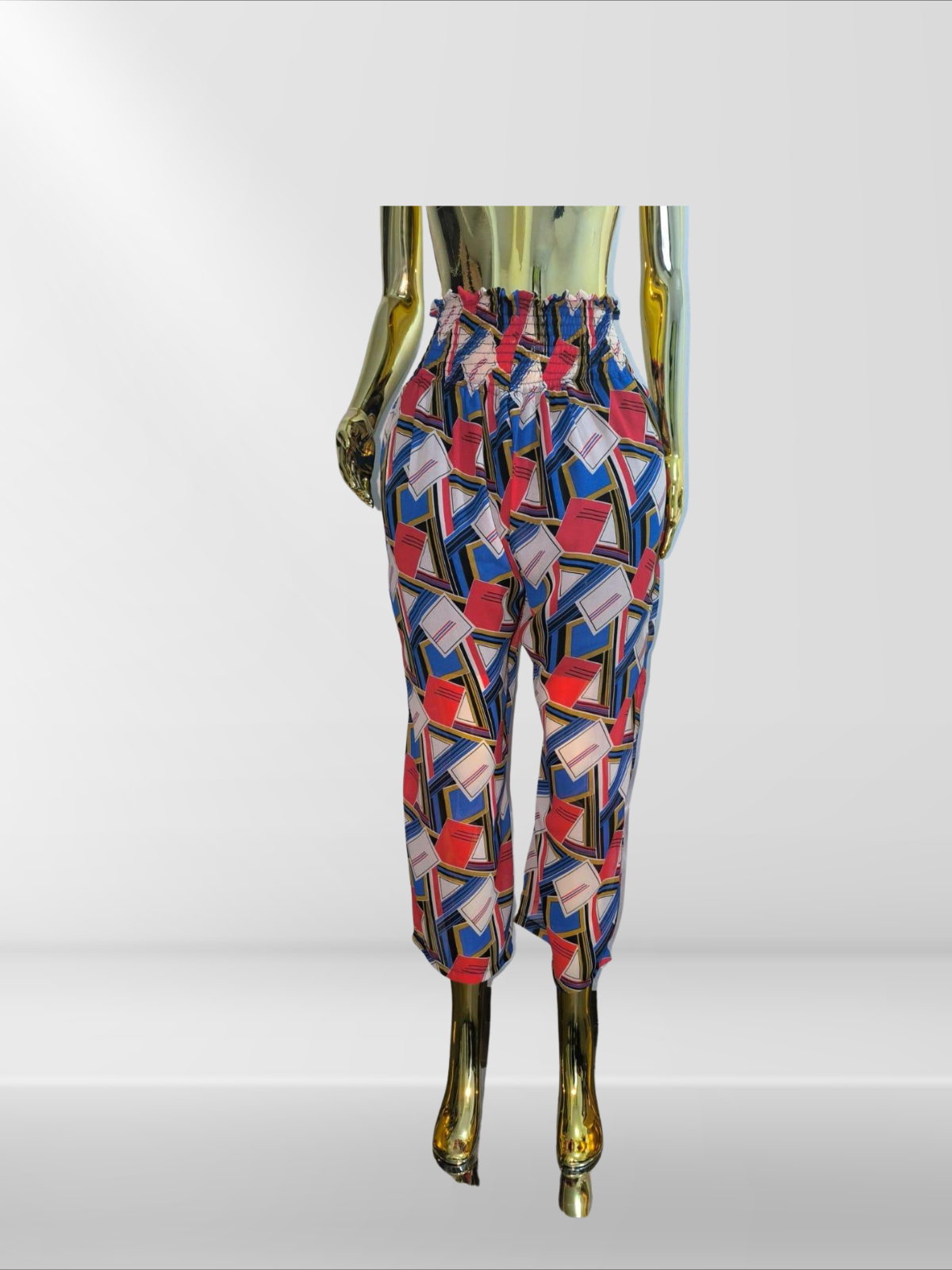 Ensemble pantalon et top avec foulard assorti