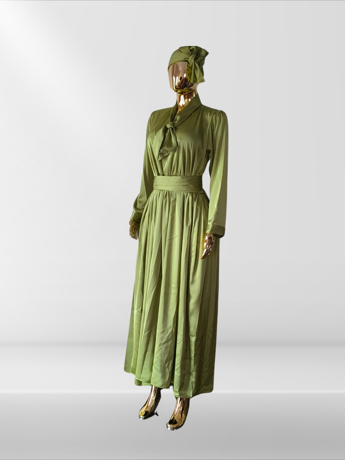 Magnifique robe en soie verte avec foulard assorti