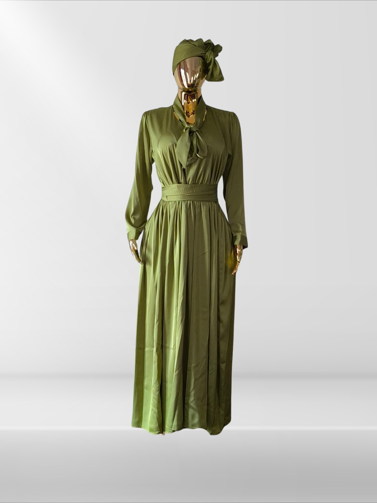Magnifique robe en soie verte avec foulard assorti