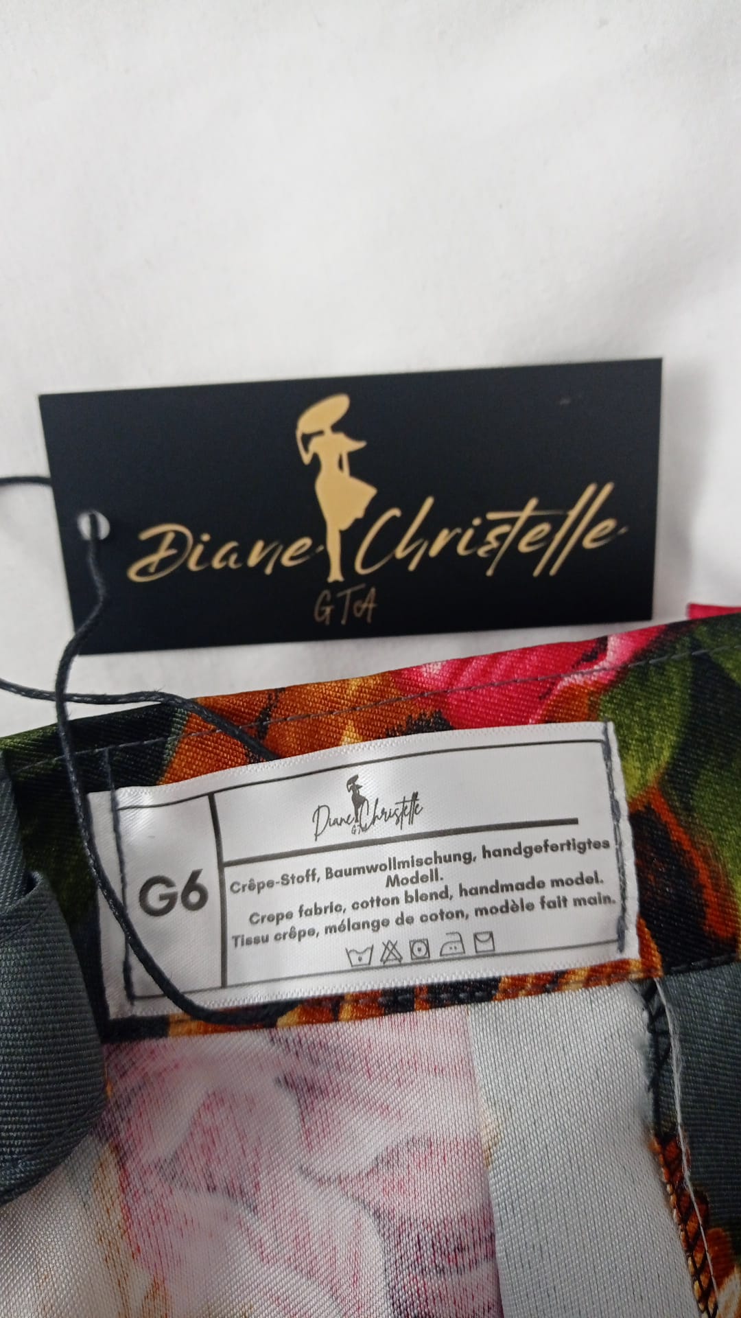Magnifique jupe grise fleurie taille 42, 44