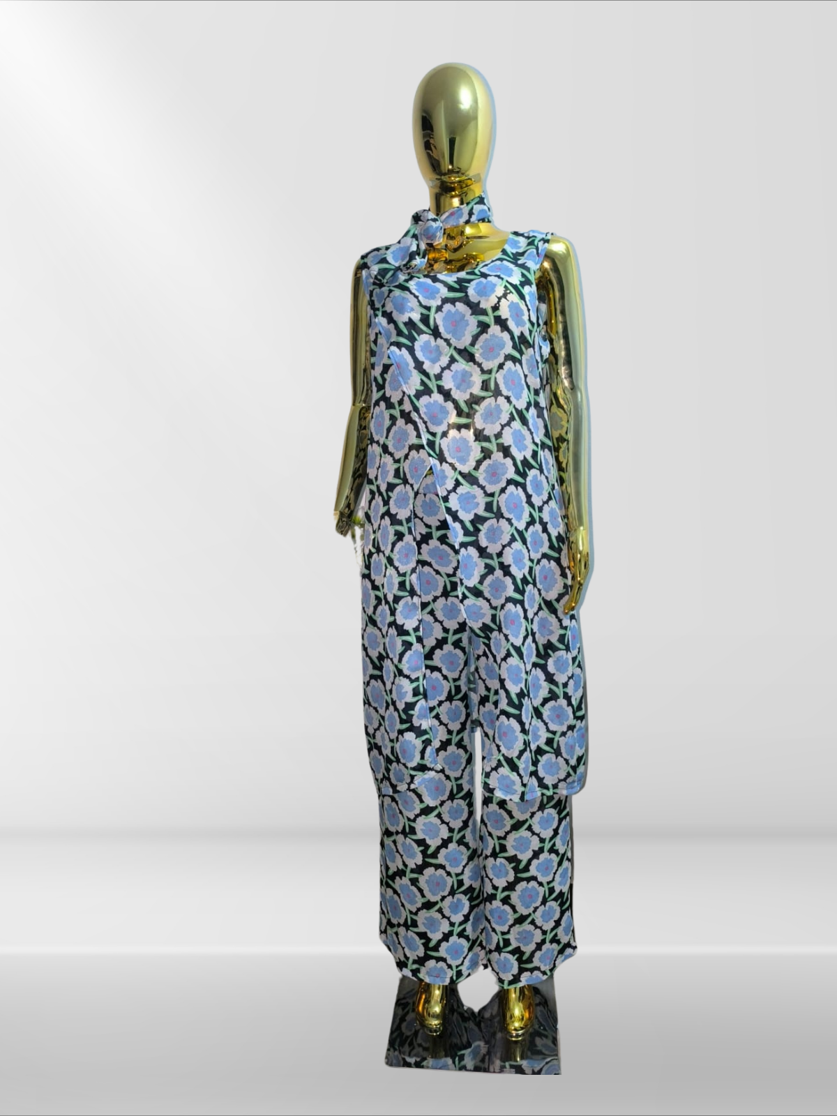 Ensemble pantalon et tunique asymétrique avec foulard assorti