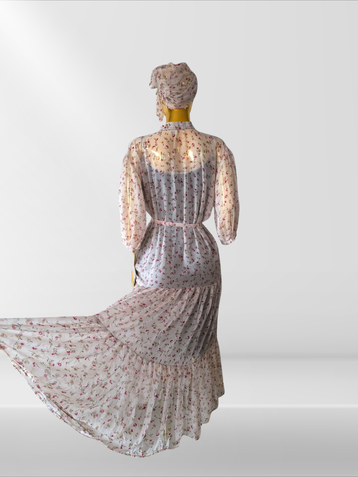 Magnifique robe mousseline avec sous-robe, ceinture et foulard assortis