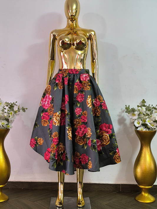 Magnifique jupe grise fleurie taille 42, 44